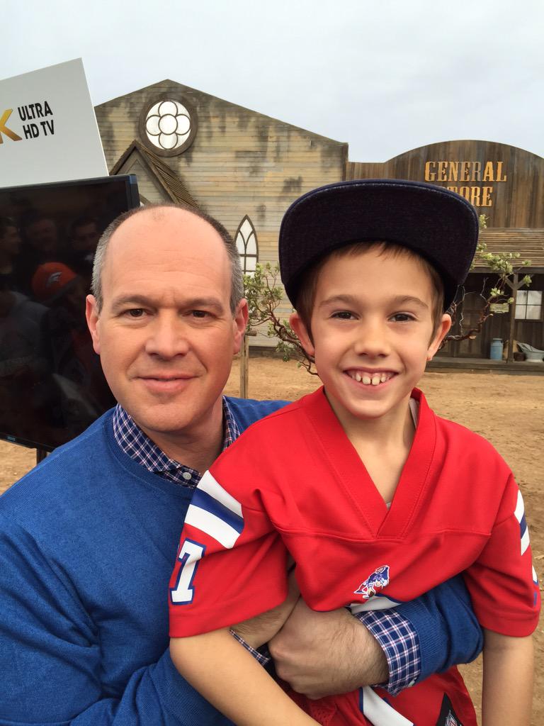 sirswifty's tweet photo. @richeisen thanks for takin the time to talk to this little guy! http://t.co/vspyeynubK