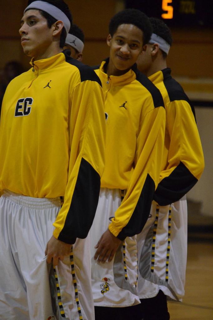 YaaboyK's tweet photo. "@Jeremy32S: That moment when you think you bout to get playing time http://t.co/6FKhajVryW"had that feeling today.