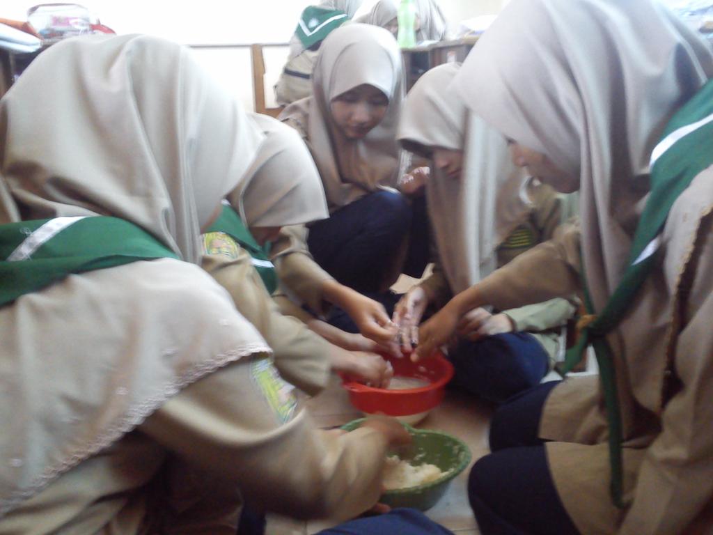 ArMIA_XI's tweet photo. Aktivitas hari ini tweeps #PerasBengkoang :D http://t.co/cg7nio7UhF