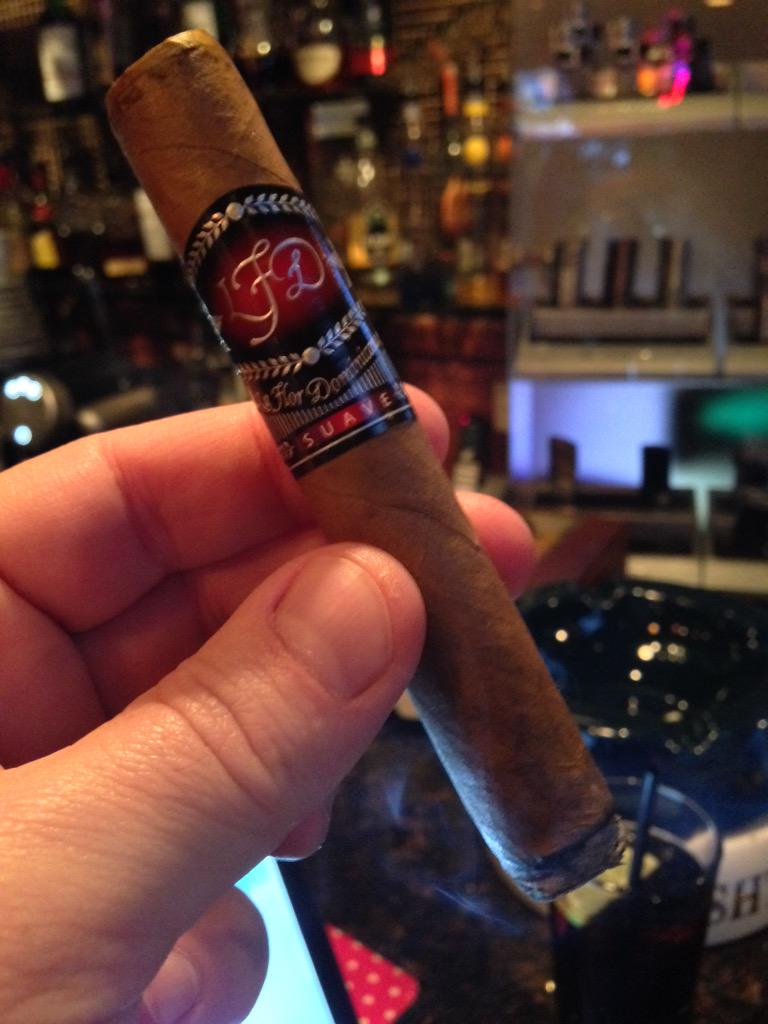 CigarGal's tweet photo. #cigar #3 fantastic! Amazing! Super duper! (2 from Tino &amp; 1 from me. Guess which.) @LFDJohn @LFDcigars @LFDCarney http://t.co/y36vHnfcx7