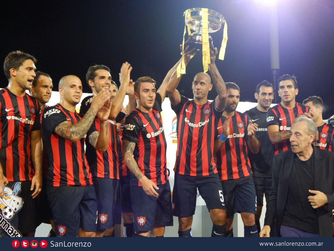 SanLorenzo's tweet photo. #SanLorenzo se quedó con la Copa Amistad. Ahora, Ciclón, se viene la Recopa vs. River. http://t.co/VkivvLTpZD