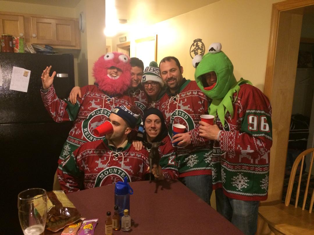 B_Whoa's tweet image. @PndHckyClassic @Reinbeers #getmounted