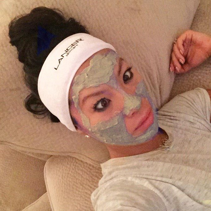 It's not an STD if it's on your face, right? http://t.co/eNvTTUPFyB