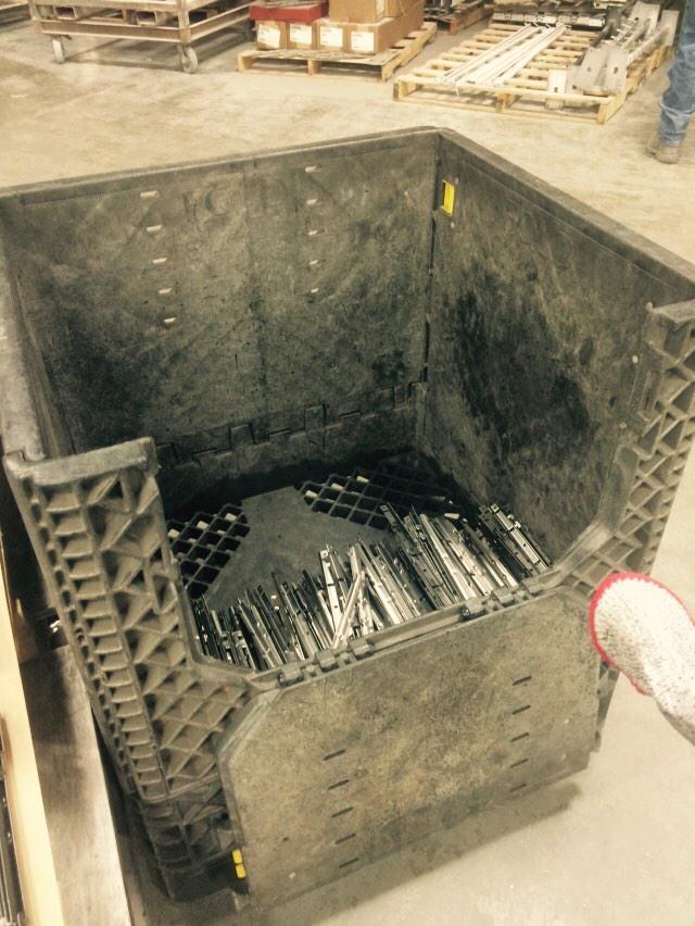 thipskind01's tweet image. one by one i unloaded this box that was completely full in 4 hours at work tonight ✔️