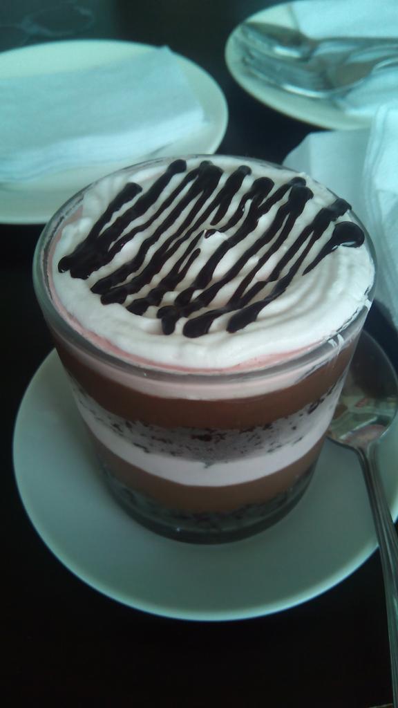 itsacazn's tweet image. French kiss trifle #Kcafe #cravingsatisfied