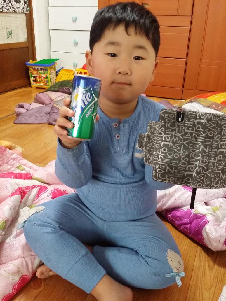 hasa1024's tweet photo. @CocaCola_Korea #코크투게더
감기중인 울아들^^시원하고달달한것만찾아요♡♡ http://t.co/ubfAlP8y1e