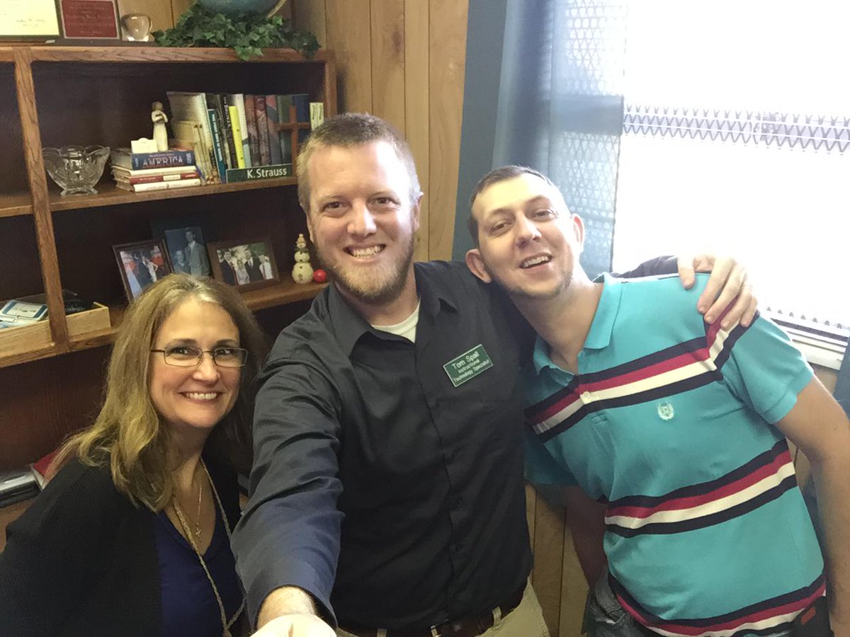 New Selfie Stick photo with Spall and the lovely Kim Strauss
#bisdwired #selfiestick <a href="/edtech2love/">Kim Strauss</a>