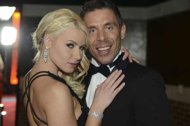Love this pic!!!RT @ReelSeduction @AnikkaAlbrite @MickBluexxx moments before the BiG win @avnawards #greatpeople<a class="tags" href="/tag/reelseduction">@reelseduction</a><a class="tags" href="/tag/anikkaalbrite">@anikkaalbrite</a><a href="/tag/greatpeople"class="tags"><span>#greatpeople</span></a>