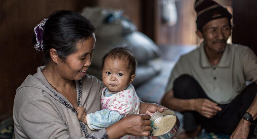 WFP's tweet photo. #DidYouKnow #nutrition during the first 1,000 days can determine the course of #child's life? http://t.co/zpv5qZDswn http://t.co/xLUx8Aktd3