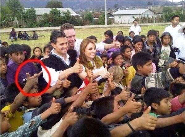 H1T3K's tweet photo. #Ayotzinapa tampoco se olvida http://t.co/cESkrA3DmC