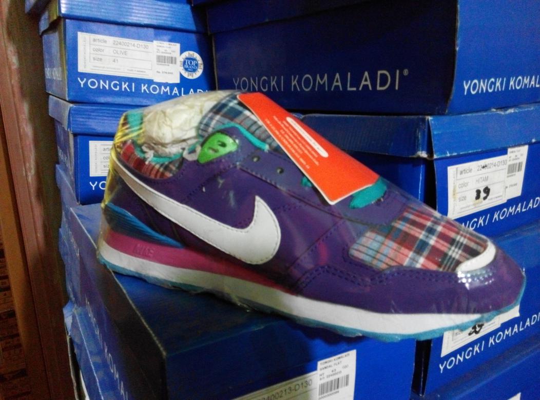 DRFoutlet's tweet photo. Ready nike pegasus cewe size 37-40 cuma 200rb http://t.co/TEW1a12o1m