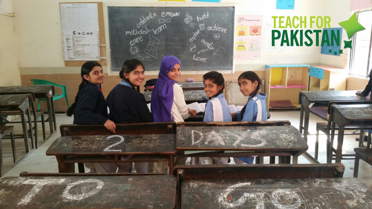 teachforpak's tweet photo. Only two days left to apply to the Fellowship! Finish your applications and submit by midnight on Jan 31st. #tfp2015 http://t.co/5DhGoD3JzU