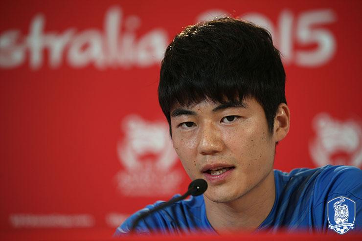 theKFA's tweet photo. [KFA인터뷰] 기성용 “ (차)두리 형 위해 우승할 것”

전체기사
웹 http://t.co/iSxsMdNqsd
모바일 http://t.co/ibsg5fwZYW http://t.co/qejT3zs54L
