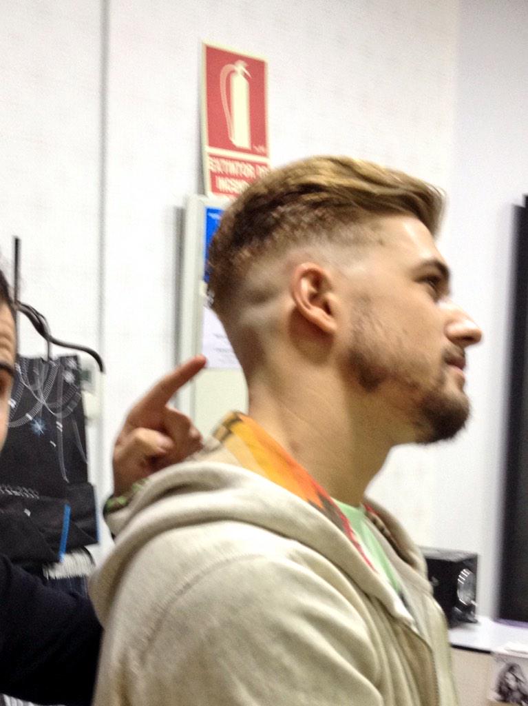 chechuchean's tweet photo. Cambio de look para @AbrahamGandiaSh !!! http://t.co/ggBnkQ11uw