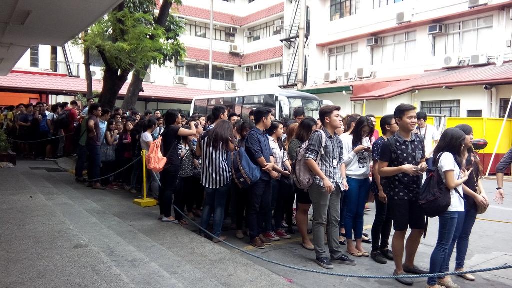 onemapuastaff's tweet photo. Line for the #MMC2015 #TomasTYSM #MapùaXC http://t.co/EE7zg9PPGK