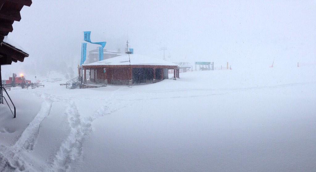 grandvalira's tweet photo. #RT si vols estar aquí ara / #Rt si te gustaría estar aquí ahora #PaquetónGrandvalira http://t.co/XfvDYMr9Wt