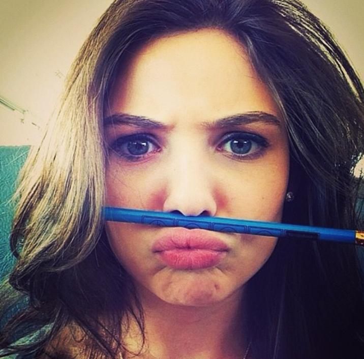 Lembro da primeira vez q vi a dan foi no filme \"meu namorado é uma superestrela\" sdd
Happy Birthday Danielle Campbell 