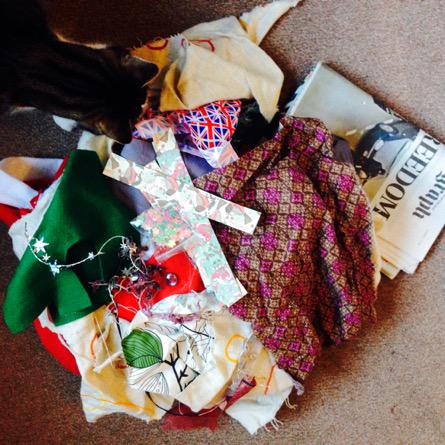 Transform your old rags, wool, newspapers into art @HooleComCentre Tues 3 Feb 10am. It's FREE! @NottingHoole