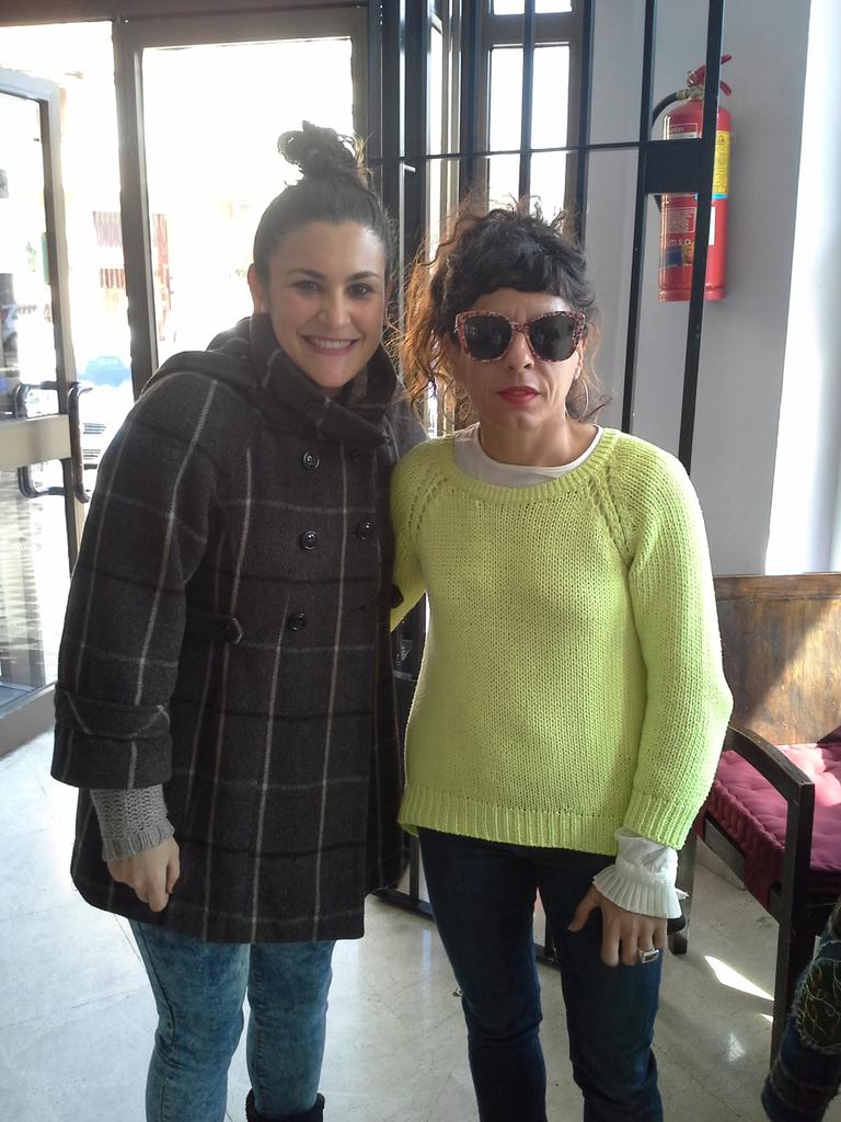 crocusgastrobar's tweet photo. Ayer tuvimos el honor de tener a la gran artista @pezenraya . Desde Crocus te deseamos los mayores éxitos,un placer http://t.co/Df35bEs3pP