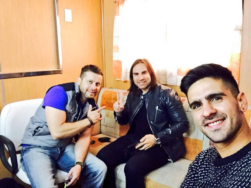 laklaveoficial's tweet photo. Mientras nos preparamos para empezar a grabar.. @TelevisaMusPub @TelevisaTVmx http://t.co/npcOUoOK81