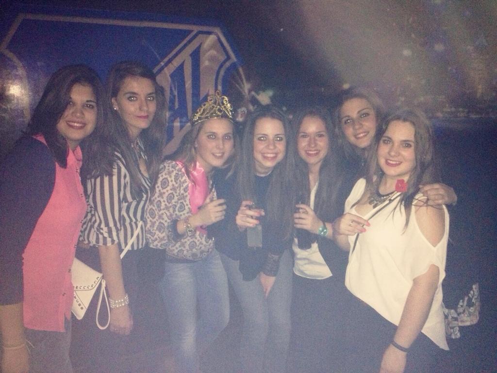 saritamorcuende's tweet photo. Muy buena nocheee con mis niñaaaas ayer en @salabahia !!!!!! http://t.co/BOE4XEurK0