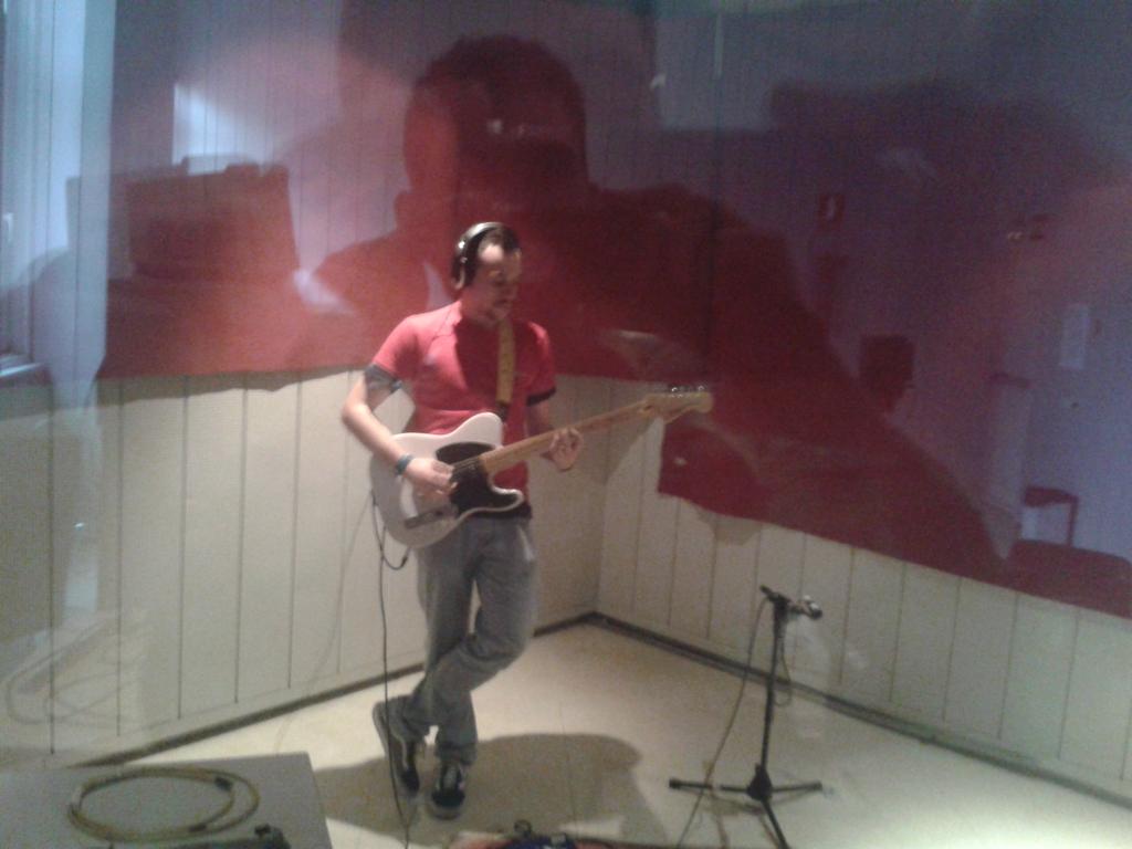 BeesForMonkeys's tweet photo. Moooooooooooooovie recorrrrrrdddddd pi pi pi piripi pi pi pi pi piri pi. http://t.co/lqaVIDqWG3