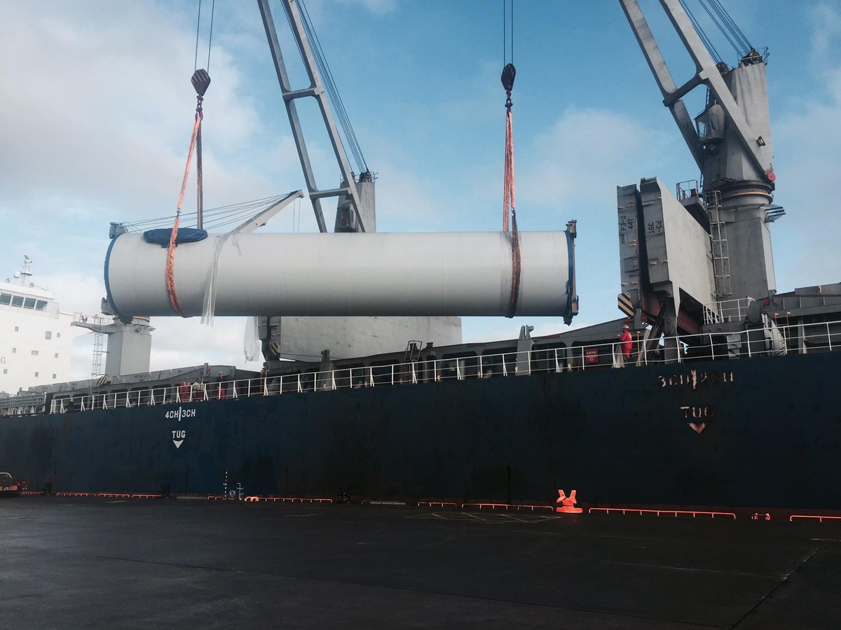 CelticShipping's tweet photo. discharge of wind turbines in Killybegs last week. M/v Rui Ning 6 http://t.co/c4yfO4wdbi