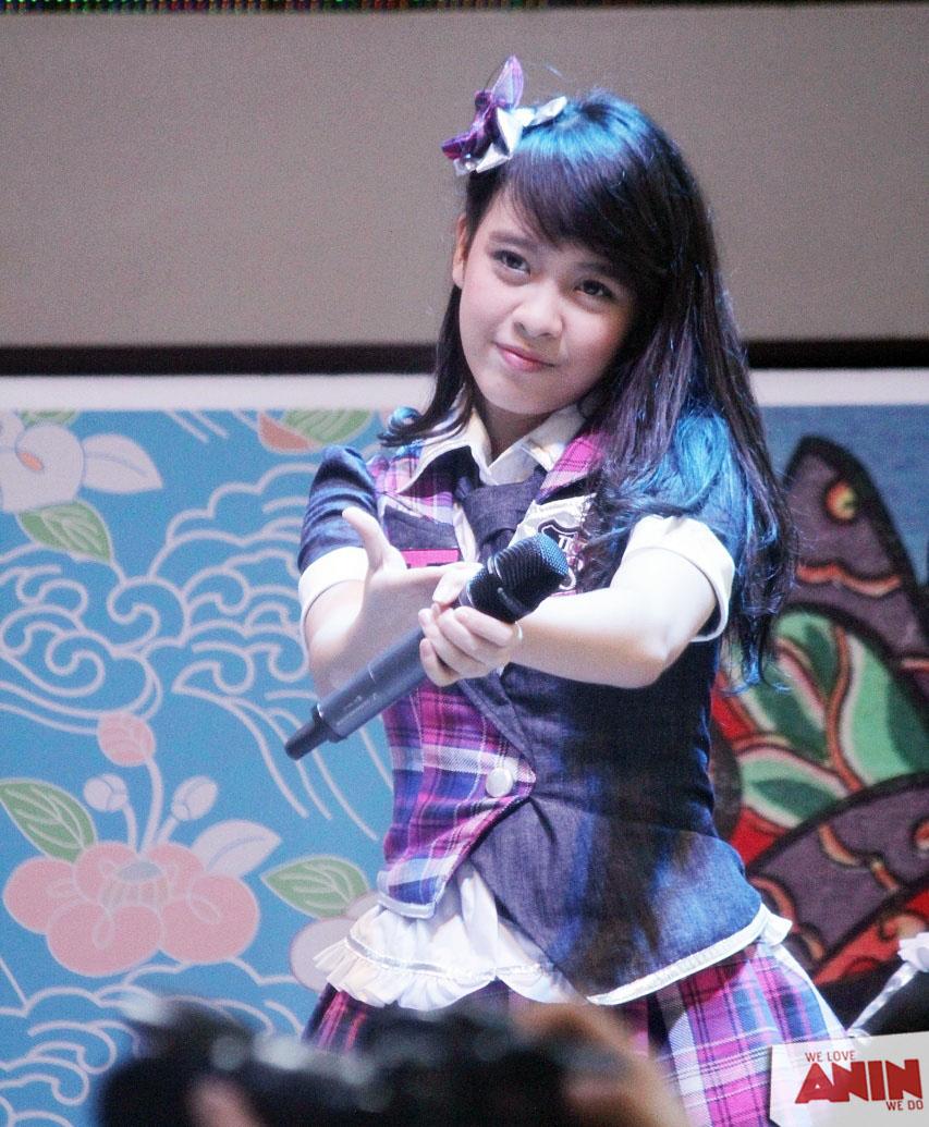 ABSTeamAnin's tweet photo. Kak mana hadiahnya? "@Aninlicious: [8] @R_AninJKT48
cc @Aninlicious_JKT @AnindithaLand @TeamAnin_IND #Min08 http://t.co/mzgu9qNQ7t"