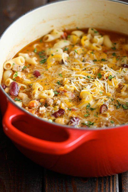 thekitchn's tweet photo. When two foods love each other very, very much, you get chili mac and cheese: http://t.co/ZWRy4yasyW http://t.co/u75XnwlWI9