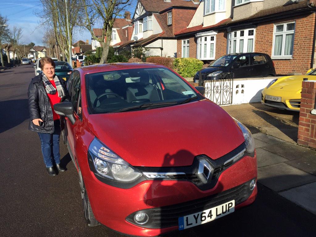 Mrs G just picked up her new whip today @FOXYISYOURMAN got it for us a dame sight cheaper than Renault direct!
