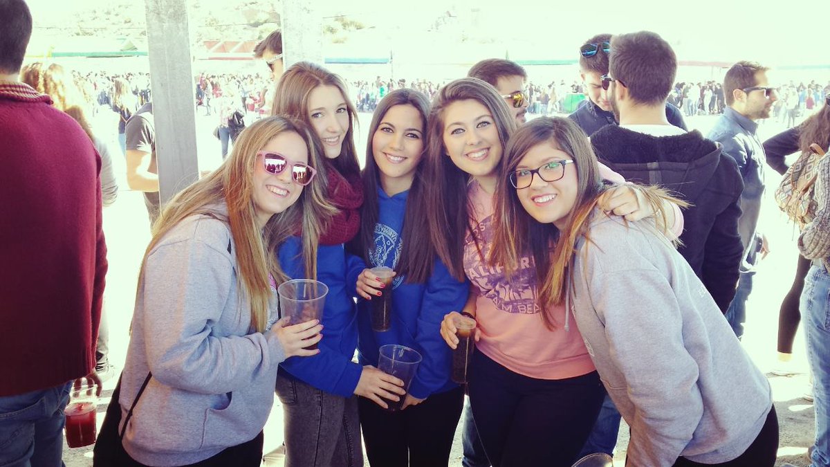 MartaFB23's tweet photo. Gran día el de ayer #PaellasEducacion http://t.co/W9P38UK9nY