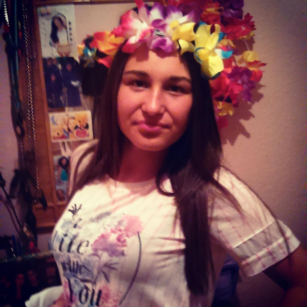 maamenyani's tweet photo. Felicidades ami bebé,que hoy se hace un año más mayorr y ya queda menos para estar juntitas cielo tequieroooooooo http://t.co/f972f1oB3x
