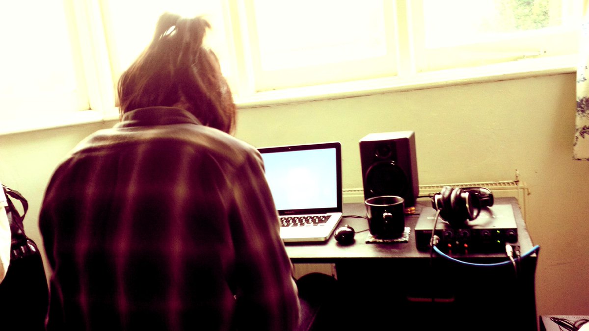 UndergraceProd's tweet image. Every1 is workin extremely hard to complete projects on time. Well done to everyone at UP your doing an amazing job.