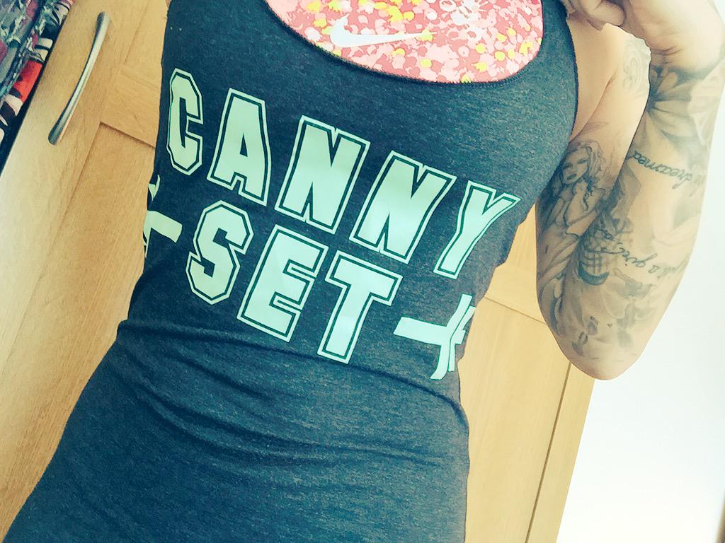 chelsf3rg0's tweet photo. Haha my gym vest from @FlexFibres #CannySet http://t.co/ynP8Qk5ljG