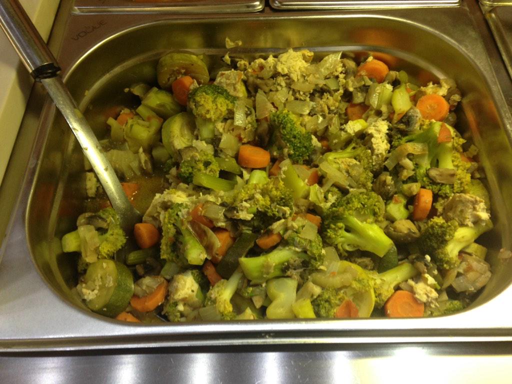 NatureatUK's tweet photo. Today Veggies and Organic Tofu /Beef with aubergine and sweet potatoes 😜 http://t.co/GrpjLRzd81