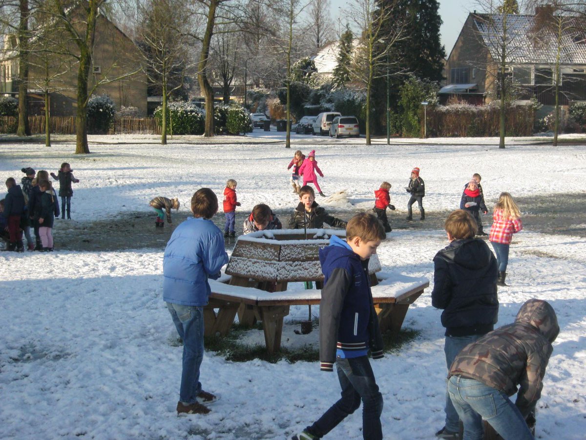 obsafrank's tweet photo. sneeuwpret!
@obsafrank @WereldKidz http://t.co/DhprhDA8wk