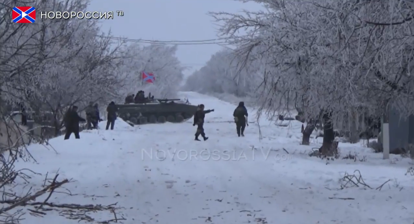 JulianRoepcke's tweet photo. #Footage (propaganda)
Withe a Russian army supply unit to #Nikishyne.
https://t.co/j0xmulMvCW
#UkraineUnderAttack http://t.co/zfXqay0Svh