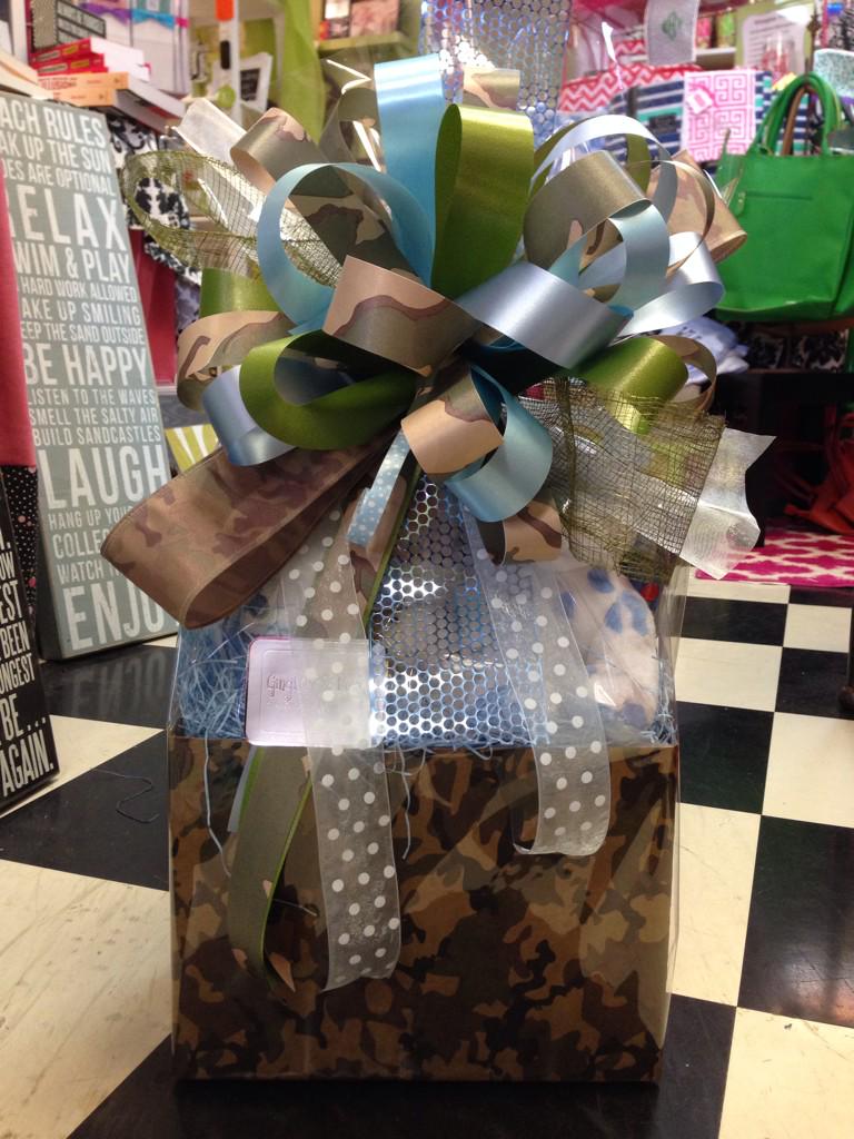 GinghamAndPosh's tweet photo. We keep losing sight of this baby basket?!?  ;) http://t.co/GkxPfWX9QO