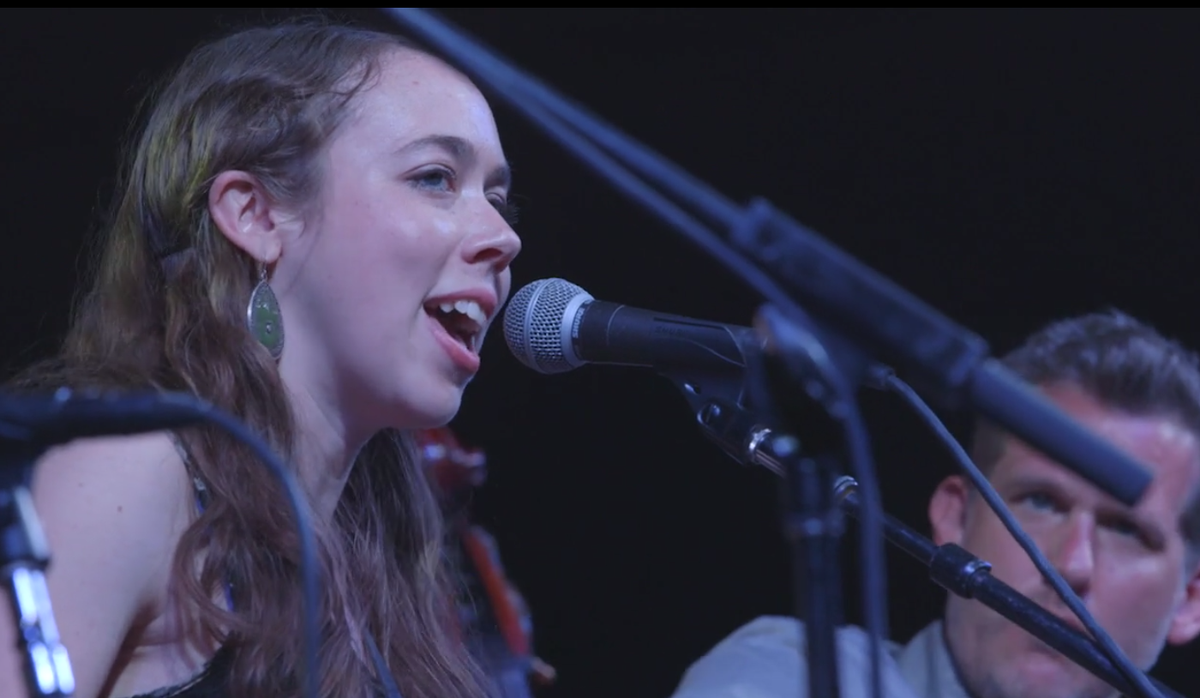 TheBGSituation's tweet photo. Superjam Sessions: Watch @sarahjarosz slay the @Bonnaroo crowd with her cover of “Crazy” — http://t.co/sc4nNtfU1c http://t.co/5WbNcLBwnK