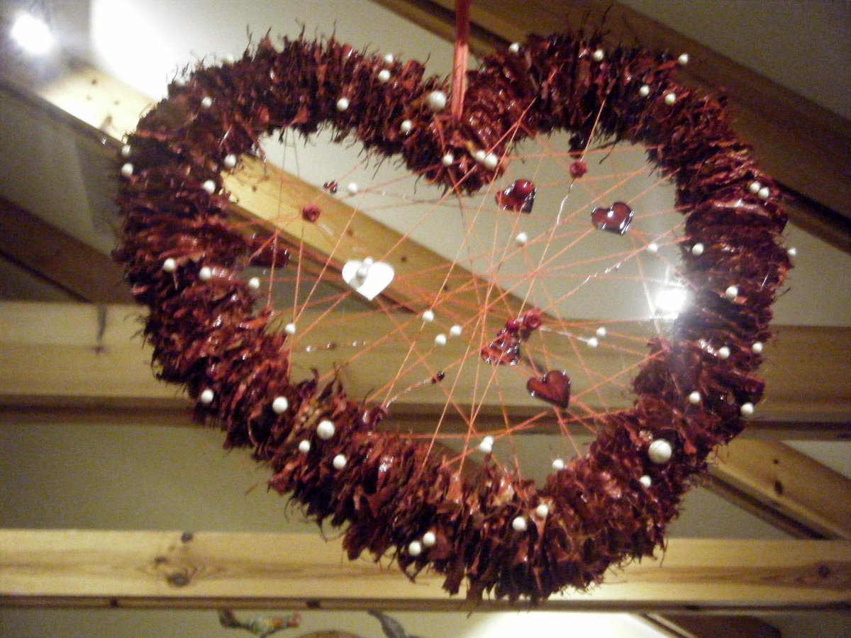 larchehighland's tweet photo. @larcheinverness 'Love Catcher' wreaths hand crafted by the Garden Team. #loveisintheair  #ValentinesDayGiftIdeas http://t.co/Ck1MfJcntH