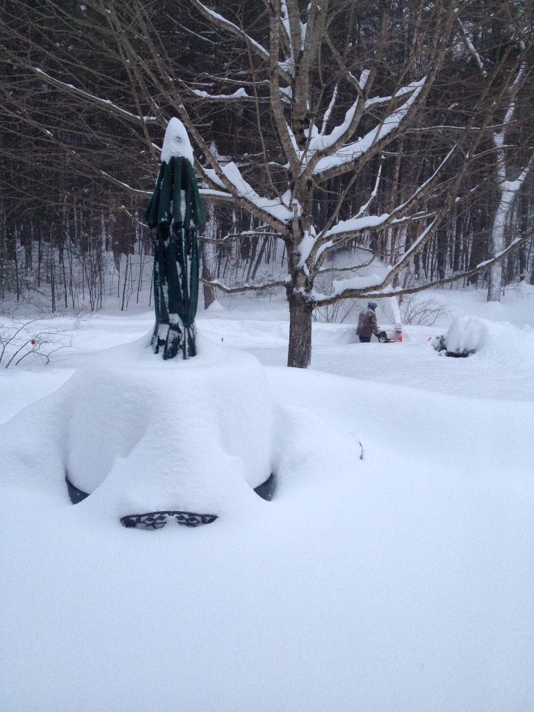 NormAbramTOH's tweet photo. Cleanup as blizzard when blizzard was winding down #blizzardof2015 http://t.co/HeMo7gZRFC