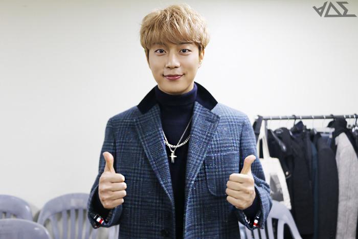 B8mdIIJCQAE9qo3.jpg:large