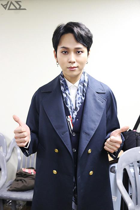 B8mdYXyCIAEbJ6R.jpg:large