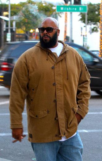 TheTorontoSun's tweet photo. Hip hop mogul Suge Knight arrested for murder in hit-and-run http://t.co/8pE32PLzKS http://t.co/apWkfYPpgt