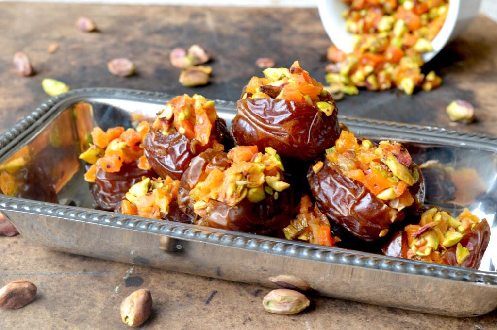 TheFreshKitchen's tweet photo. Charoset dates (dates stuffed with apricots and pistachios). http://t.co/sTOByhzo61 #paleosnacks #paleo #fingerfood http://t.co/QUc3b0hMgB