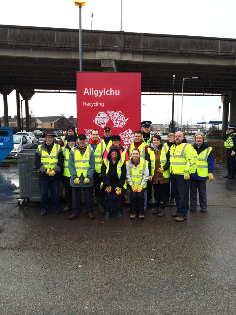 Thank you to <a href="/Keep_Wales_Tidy/">Keep Wales Tidy</a> for organising such a worth while day today. A lot cleaner than when we started.