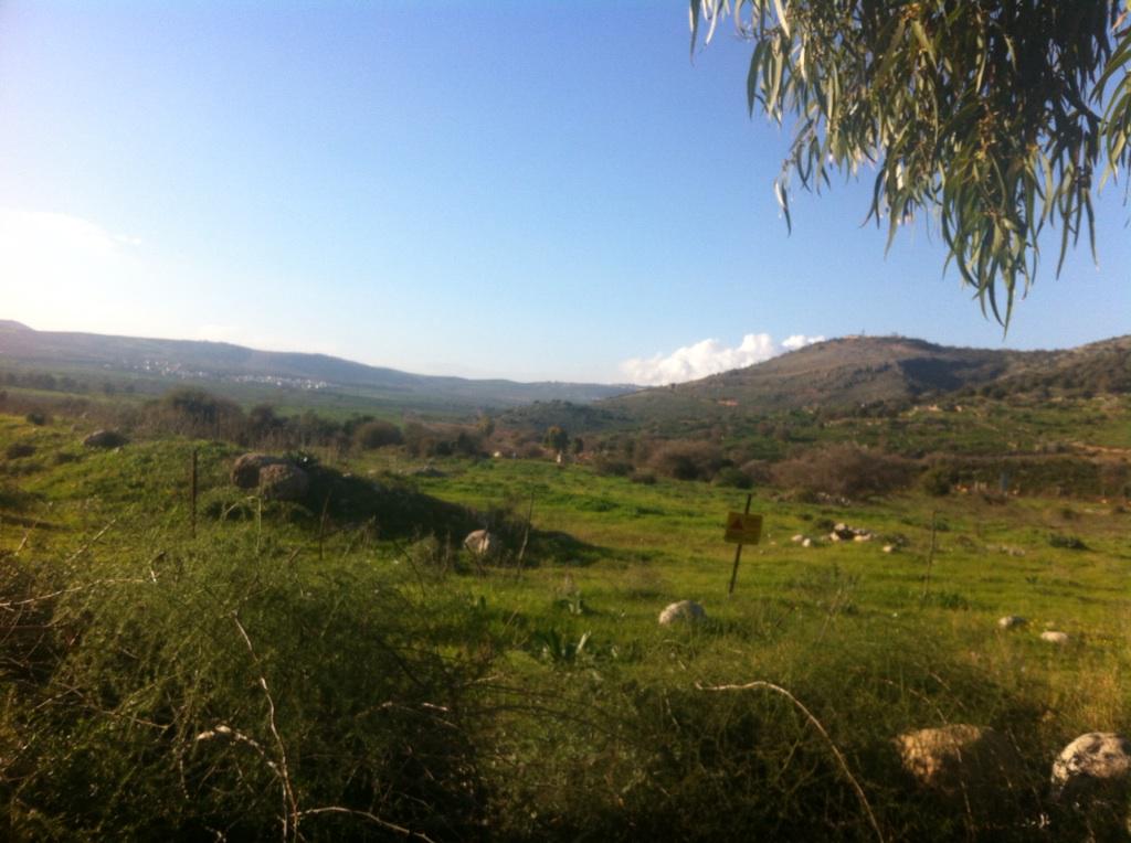 suheirjrs's tweet photo. Ghajar village closed military village after the attack of Hezbollah yesterday http://t.co/bZBQ45S0zX
