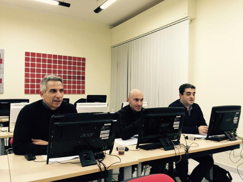 barbara_nudda's tweet photo. Piccola correzione #EuropeandoLab con @G90Gianni @AMBIENTAZIONE e Rossano pinna http://t.co/68GvgyyIfw