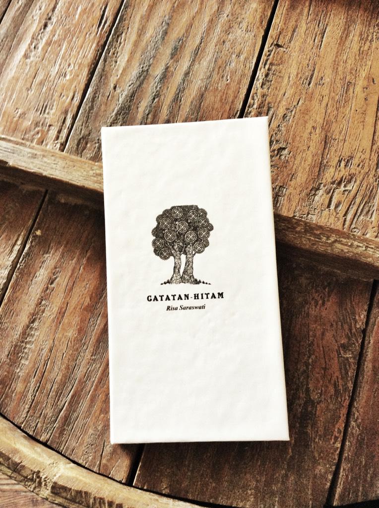 Akan ada coretan puisi saya sejak tahun 1994 di buku #catatanhitam sangat terbatas, launching tgl 14 feb 2015 :)