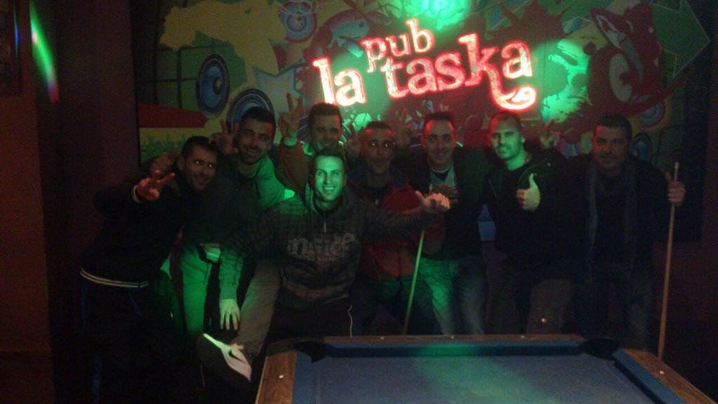 TaskaJuanito's tweet photo. Una noxe a lo ke salga jajajaja grandesss http://t.co/LQBNBBB0W3